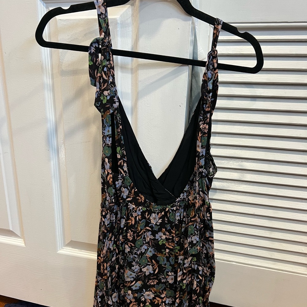 Vcut black floral printed mini dress